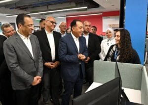 رئيس الوزراء يتفقد «كونسنتركس» بالإسكندرية.. 24.5 ألف موظف في مصر وخطة لإضافة 16 ألف فرصة عمل جديدة